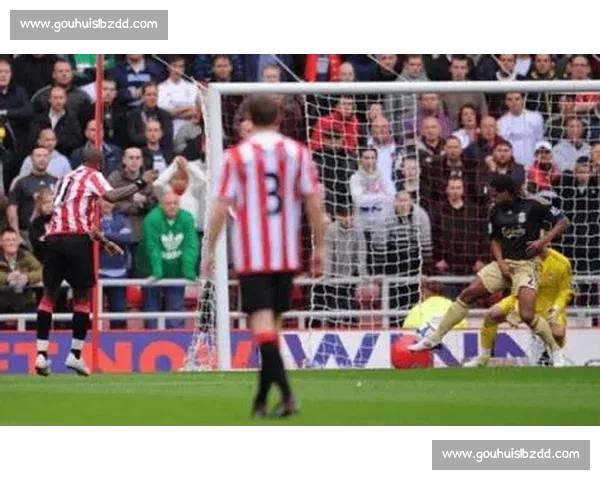 桑德兰对阵利兹联激战呈现 两队争锋的精彩瞬间与战术博弈分析